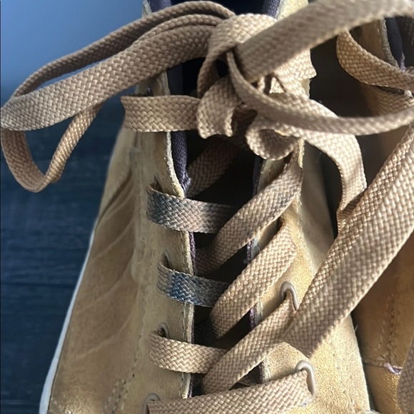 Puma Tan Sneakers with Moccasin-Style Design - Picture 8 of 9